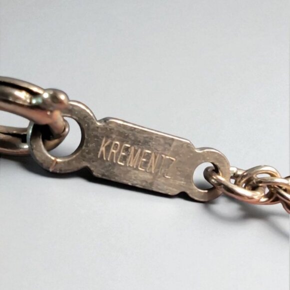 Vintage Gold Tone Cameo Locket Necklace 18 Inch Chain Signed Krementz - Picture 4 of 5